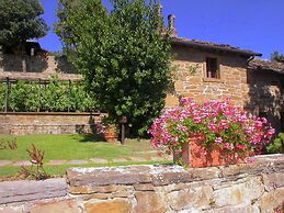 Spacious Cottage in Cortona With Swimming Pool