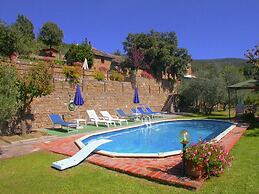 Spacious Cottage in Cortona With Swimming Pool