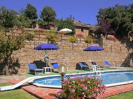 Spacious Cottage in Cortona With Swimming Pool