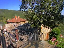 Spacious Cottage in Cortona With Swimming Pool