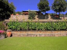 Spacious Cottage in Cortona With Swimming Pool