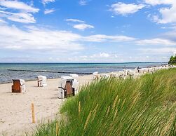 Quaint Bungalow Near Insel Poel With Garden