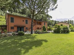 Holiday Home in Montopoli Valdarno With Pool