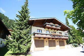Appealing Apartment in Kleinarl With Ski-storage