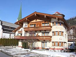 Attractive Holiday Home in Kaltenbach on the Ski-slope