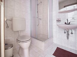 Lovely Apartment in Hainzenberg Next to Forest