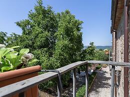 Gorgeous Mansion in Ripabottoni With Swimming Pool