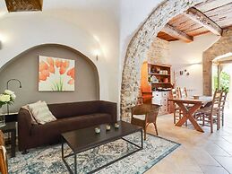 Gorgeous Mansion in Ripabottoni With Swimming Pool