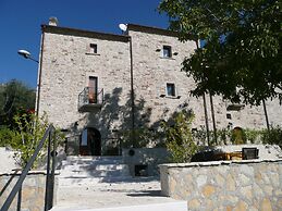 Gorgeous Mansion in Ripabottoni With Swimming Pool