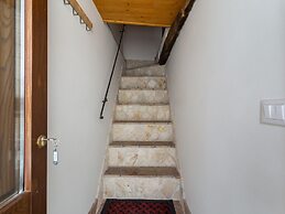 Gorgeous Mansion in Ripabottoni With Swimming Pool