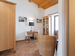 Gorgeous Mansion in Ripabottoni With Swimming Pool