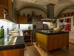 Gorgeous Mansion in Ripabottoni With Swimming Pool