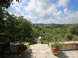 Gorgeous Mansion in Ripabottoni With Swimming Pool
