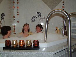 Holiday Home With Panoramic View and Every Convenience - spa