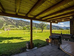 Contemporary Apartment in Maishofen Near Ski Area