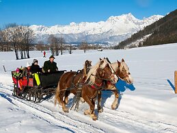 Contemporary Apartment in Maishofen Near Ski Area