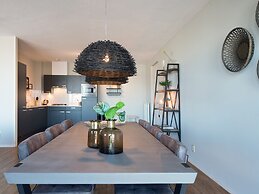 Two Room Apartment Overlooking the Harbor