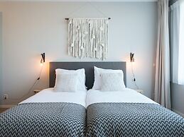 Two Room Apartment Overlooking the Harbor