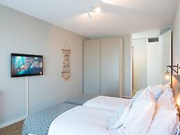 Two Room Apartment Overlooking the Harbor