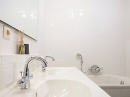 Two Room Apartment Overlooking the Harbor