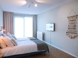 Two Room Apartment Overlooking the Harbor