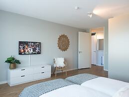 Two Room Apartment Overlooking the Harbor