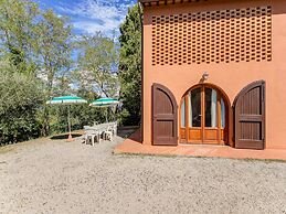 Countryside Holiday Home in Gambassi Terme With Garden