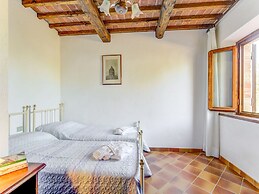 Countryside Holiday Home in Gambassi Terme With Garden