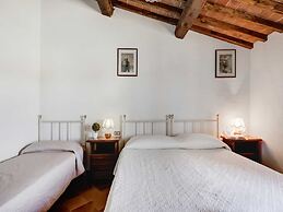 Countryside Holiday Home in Gambassi Terme With Garden