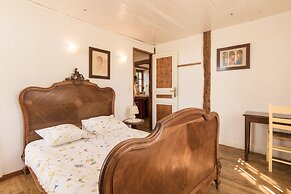 Farmhouse With Private Pool, Large Garden and Playground