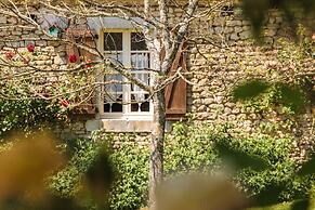 Farmhouse With Private Pool, Large Garden and Playground