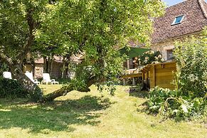 Farmhouse With Private Pool, Large Garden and Playground