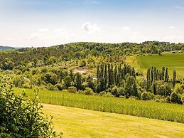 Farmhouse With Private Pool, Large Garden and Playground