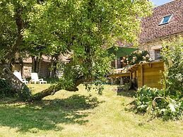 Farmhouse With Private Pool, Large Garden and Playground