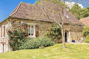 Farmhouse With Private Pool, Large Garden and Playground