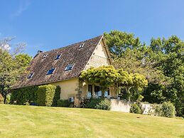 Farmhouse With Private Pool, Large Garden and Playground