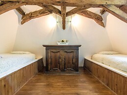 Farmhouse With Private Pool, Large Garden and Playground