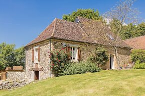 Farmhouse With Private Pool, Large Garden and Playground