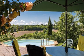 Farmhouse With Private Pool, Large Garden and Playground