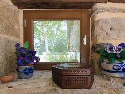 Farmhouse With Private Pool, Large Garden and Playground
