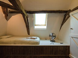 Farmhouse With Private Pool, Large Garden and Playground
