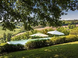 Farmhouse With Private Pool, Large Garden and Playground