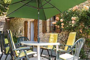 Farmhouse With Private Pool, Large Garden and Playground