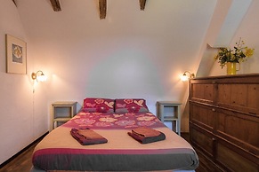 Farmhouse With Private Pool, Large Garden and Playground