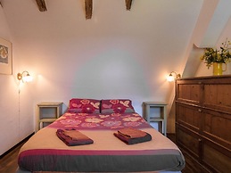 Farmhouse With Private Pool, Large Garden and Playground