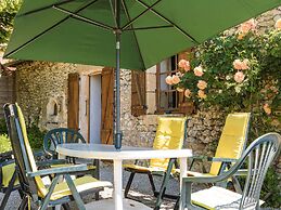 Farmhouse With Private Pool, Large Garden and Playground