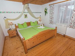 Alluring Holiday Home in Ubersee With Whirlpool