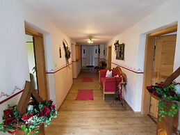 Alluring Holiday Home in Ubersee With Whirlpool