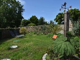 House Full of Charm With Garden,10min From the Pointe du Raz