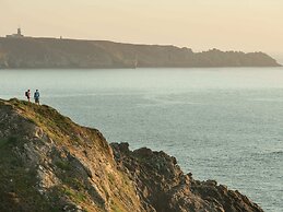 House Full of Charm With Garden,10min From the Pointe du Raz
